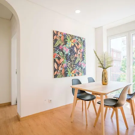 Principe Real 2br * Lisbon